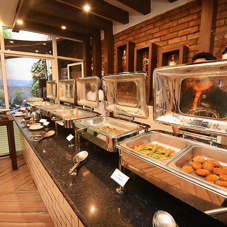 Hotel Jampa Катманду Екстер'єр фото