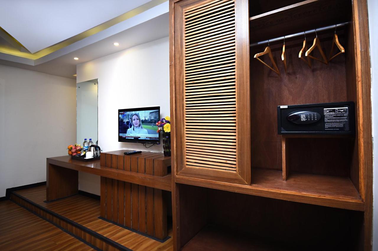 Hotel Jampa Катманду Екстер'єр фото
